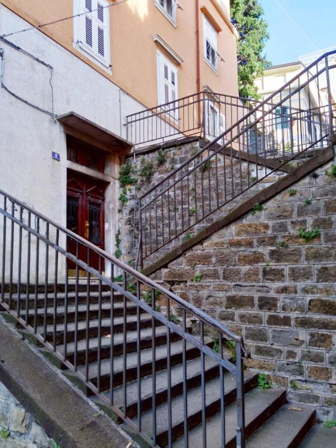 Casa Antica - Historical Apartment In Old City Center Trieste Eksteriør billede