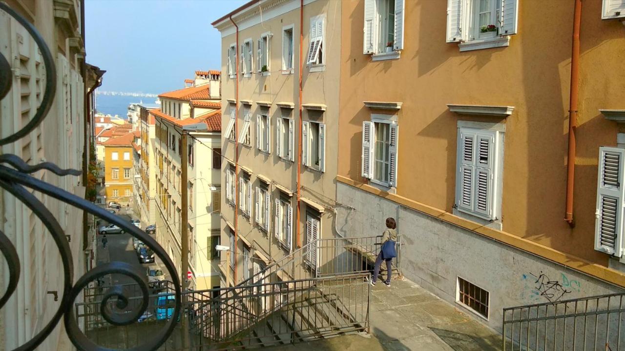 Casa Antica - Historical Apartment In Old City Center Trieste Eksteriør billede