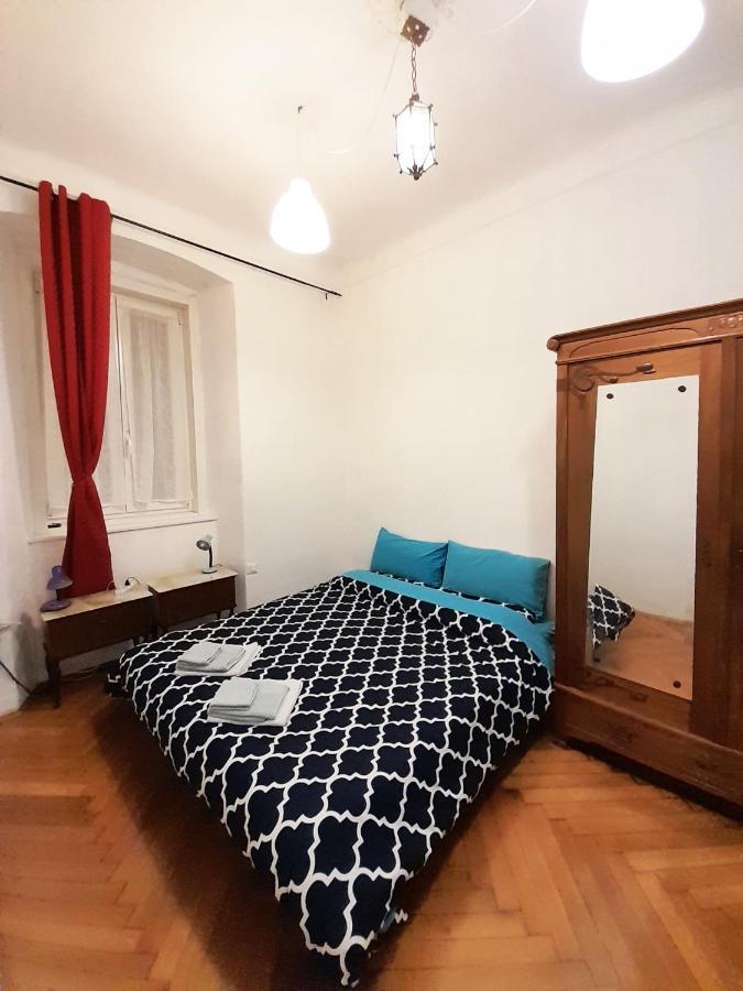 Casa Antica - Historical Apartment In Old City Center Trieste Eksteriør billede